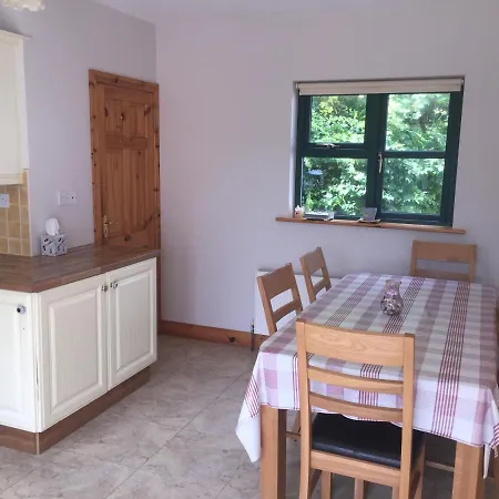 Rose Holiday House Near Sea & Croagh Patrick, Sleeps 8 * Westport